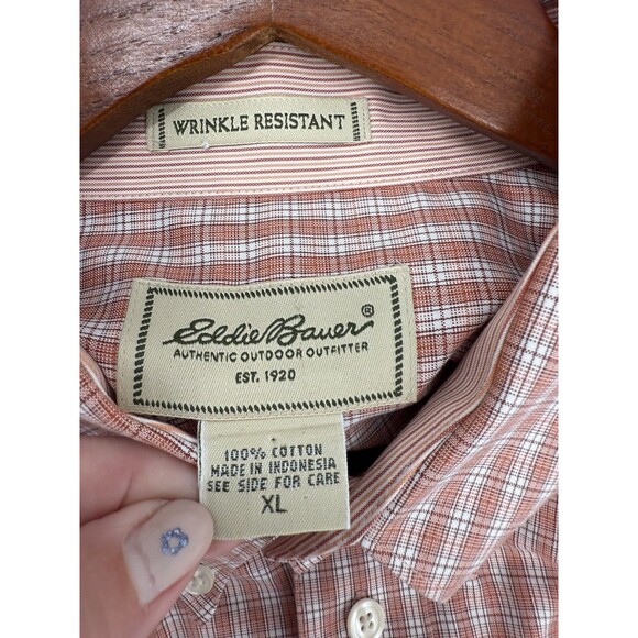Eddie Bauer Shirt Mens XLARGE Button Down Wrinkle Resistant Classic Fit Office - Picture 4 of 12